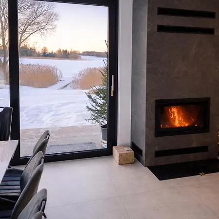 Nad Sama Woda Luksusowy Dom Nad Jeziorem Z Prywatnym Pomostem I Jacuzzi Vila *