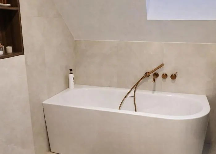 Nad Sama Woda Luksusowy Dom Nad Jeziorem Z Prywatnym Pomostem I Jacuzzi Pasym